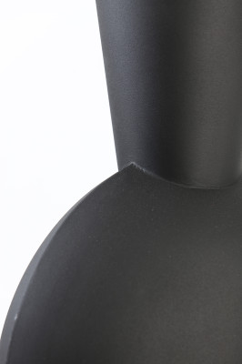 Kavandu matt black vase