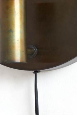 Disc wall lamp